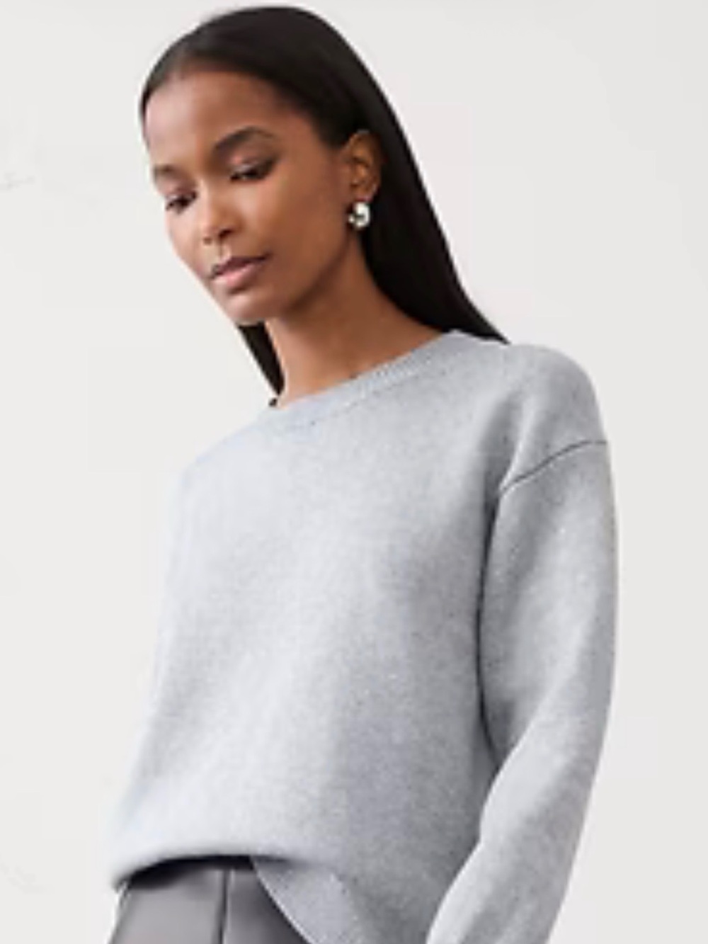 Banana Republic Factory Coveted Crewneck in Light Gray - size M